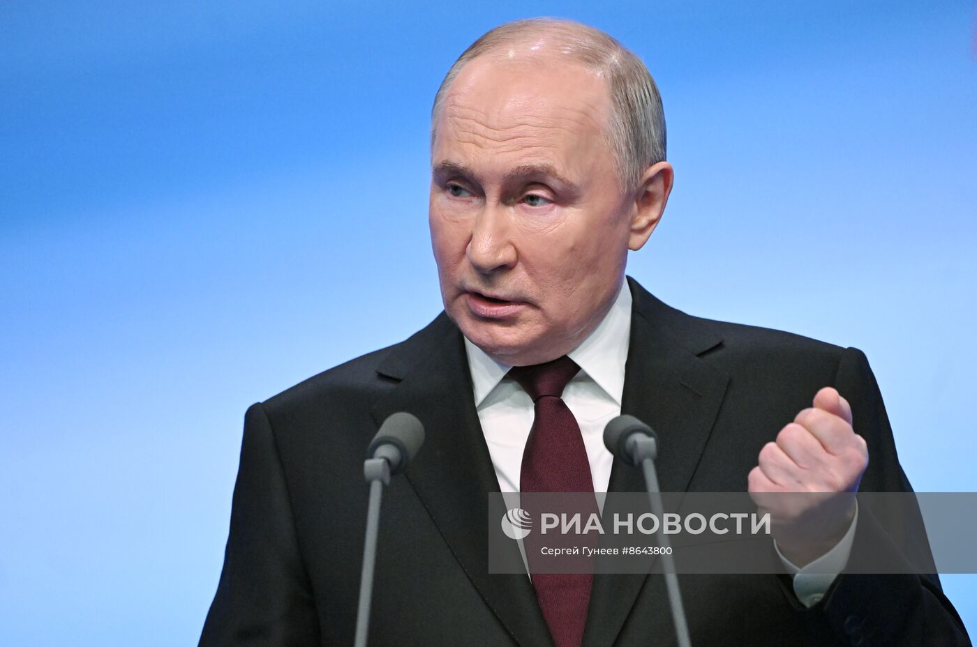 Путин поручил закрепить за субъектами МСП права на кредитные каникулы