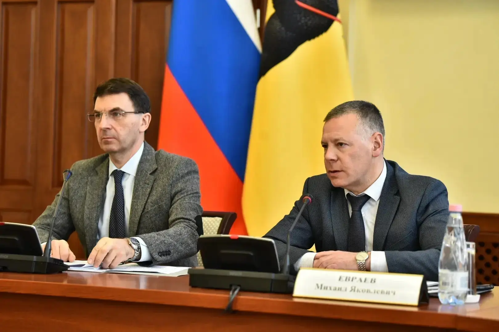 The Government ' s meeting in Igor Olegovich Schegoleva, with the President ' s Plenipotentiary to FOI, discussed measures to support responsible business in the region